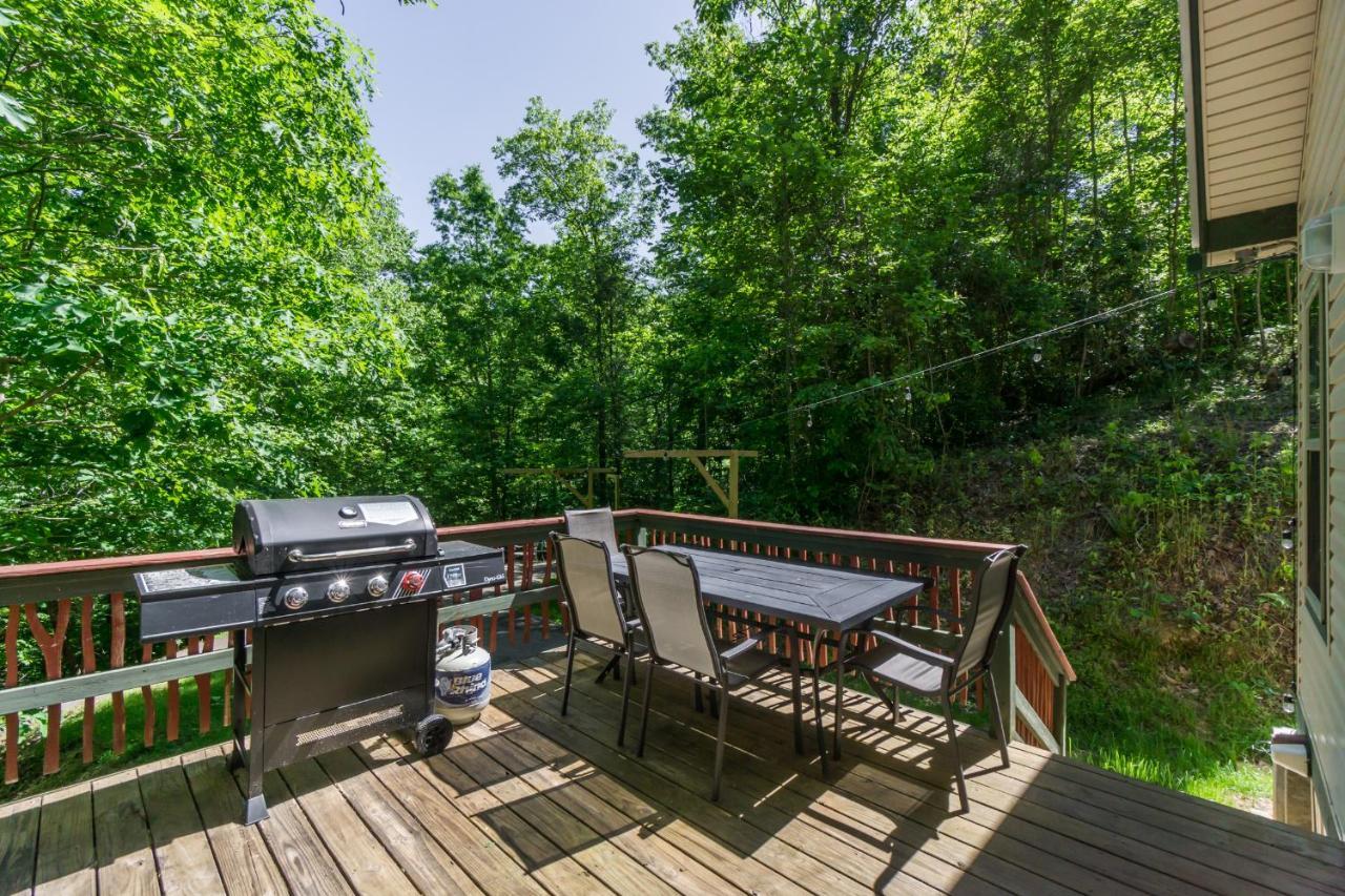 New Listing! Bavarian Cabin - 2 Bedrooms, 8 Minutes To Dahlonega, Hot Tub, Game Room 외부 사진