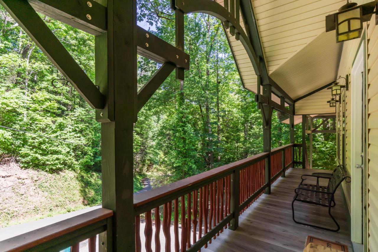 New Listing! Bavarian Cabin - 2 Bedrooms, 8 Minutes To Dahlonega, Hot Tub, Game Room 외부 사진