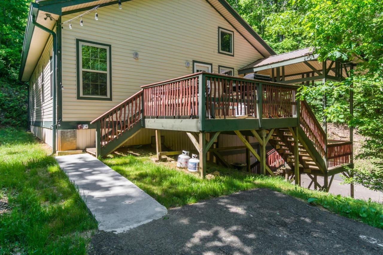 New Listing! Bavarian Cabin - 2 Bedrooms, 8 Minutes To Dahlonega, Hot Tub, Game Room 외부 사진